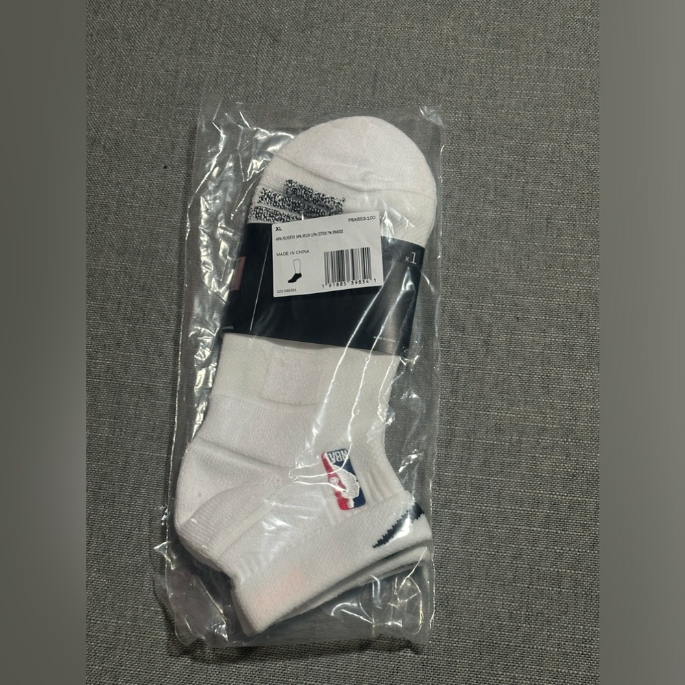 NWT Nike Men`s Elite NBA Grip Power Basketball ankle Socks - PSK653-100